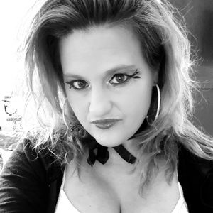 Meet your Posher, Clea